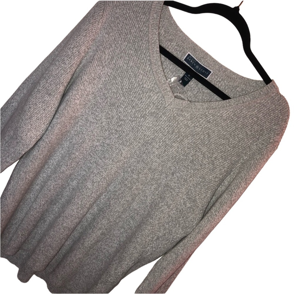 New with tags Karen Scott V neck gray knitted sweater